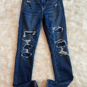 Women’s American Eagle Distressed Jeans Size 2 Regular